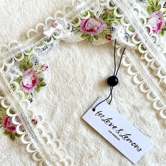 NWT For Love & Lemons Trellis Rose Embroidered Garter Belt in White - Small - Picture 4 of 8
